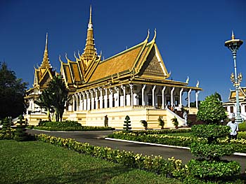 Phnom Penh, Royal Palace by Asienreisender